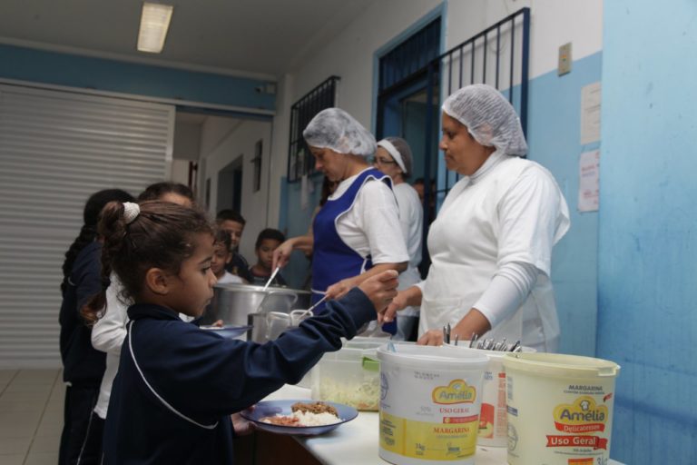 Vírus da fome também mata em Santos